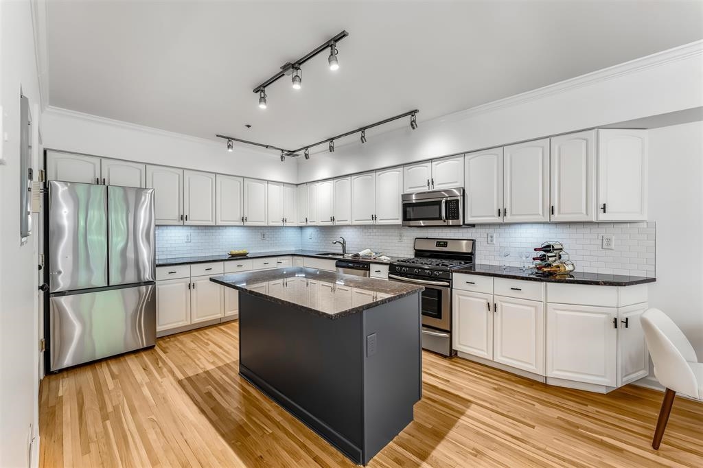 508 1ST ST Unit: 2W