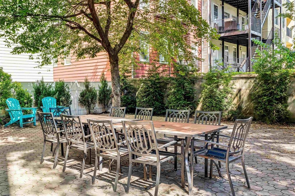 508 1ST ST Unit: 2W