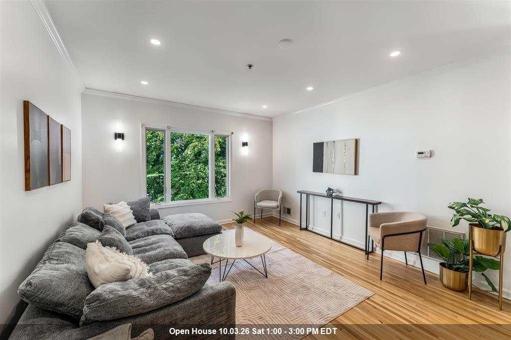 508 1ST ST Unit: 2W