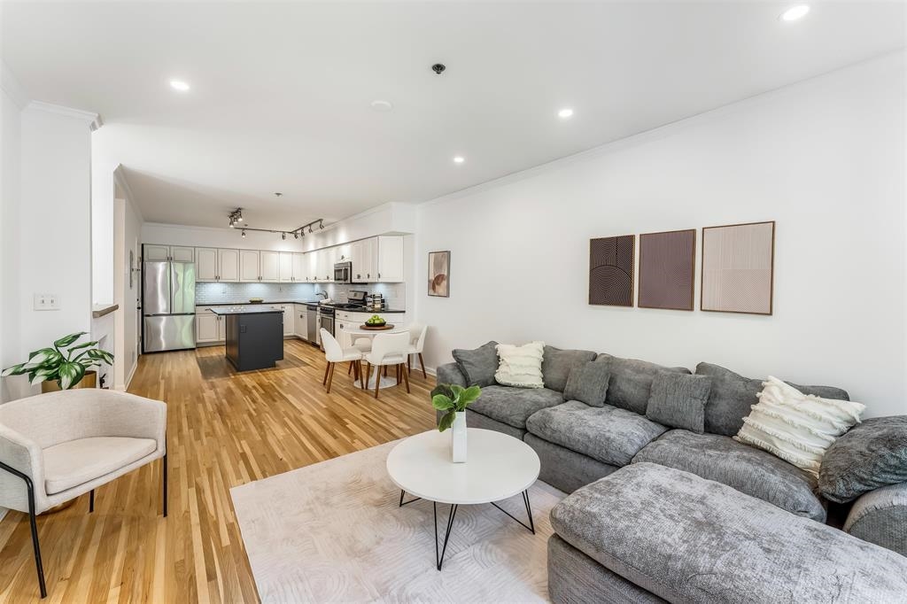 508 1ST ST Unit: 2W