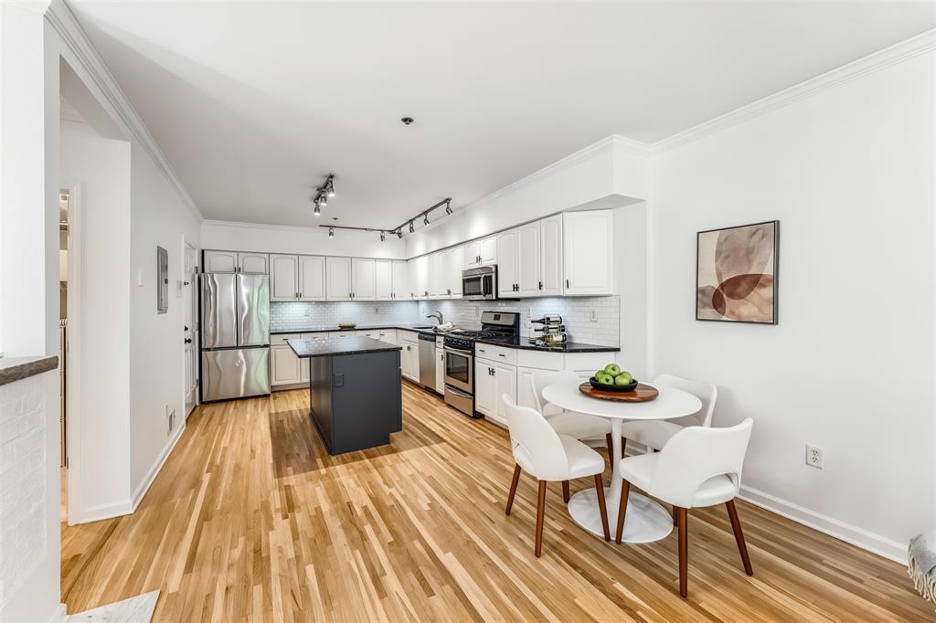 508 1ST ST Unit: 2W