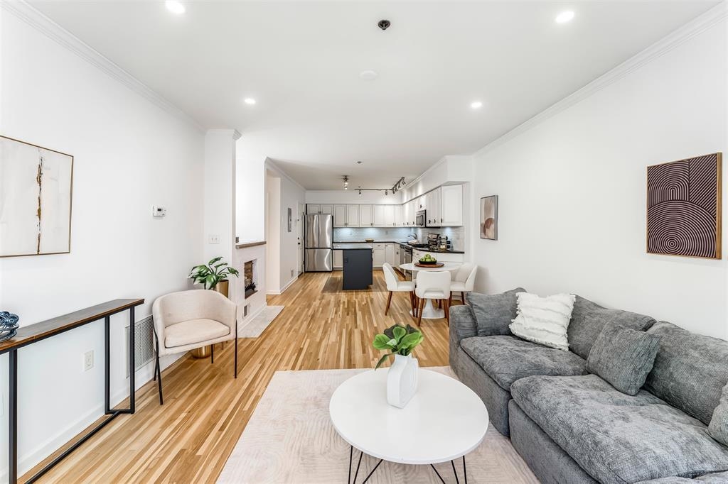 508 1ST ST Unit: 2W