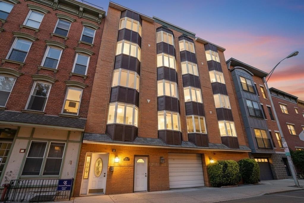 508 1ST ST Unit: 2W