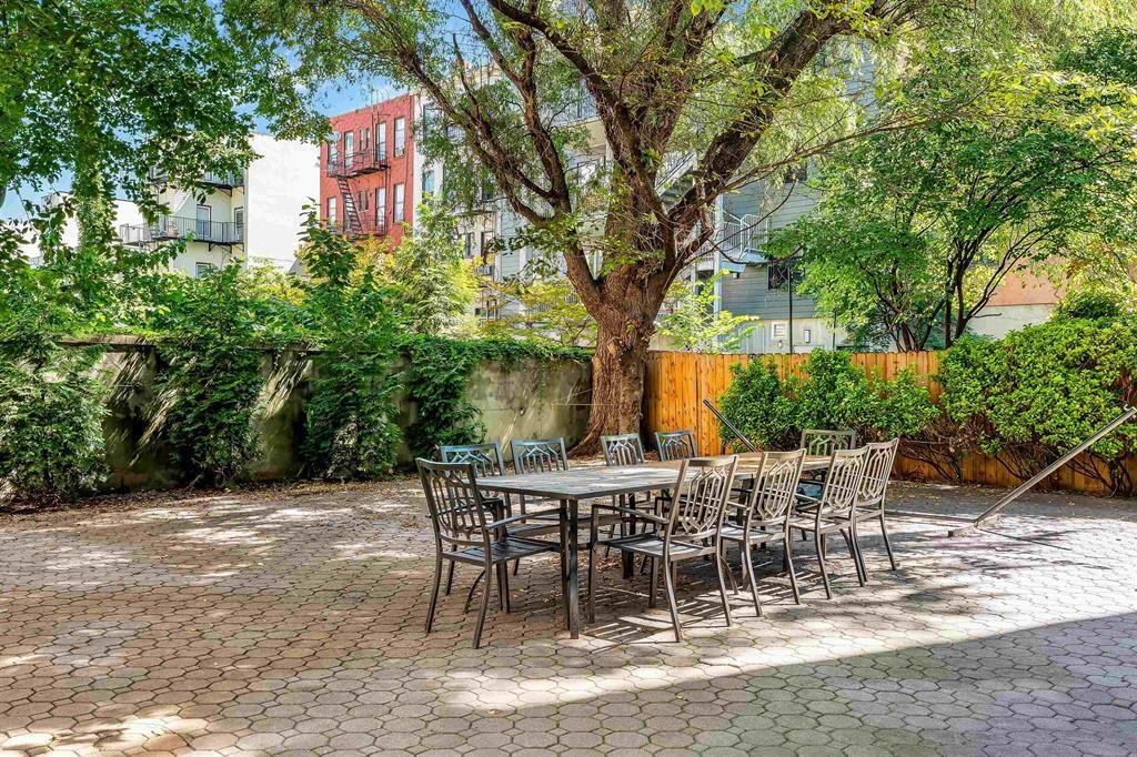 508 1ST ST Unit: 2W