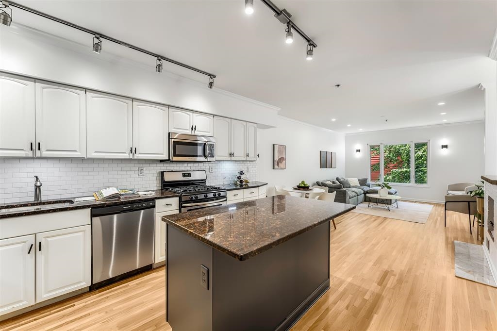 508 1ST ST Unit: 2W
