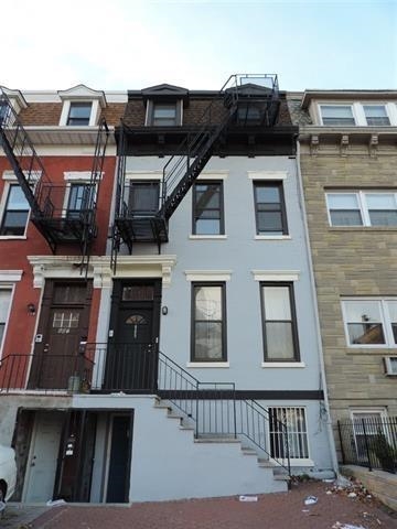 689 BERGEN AVE Unit: 2