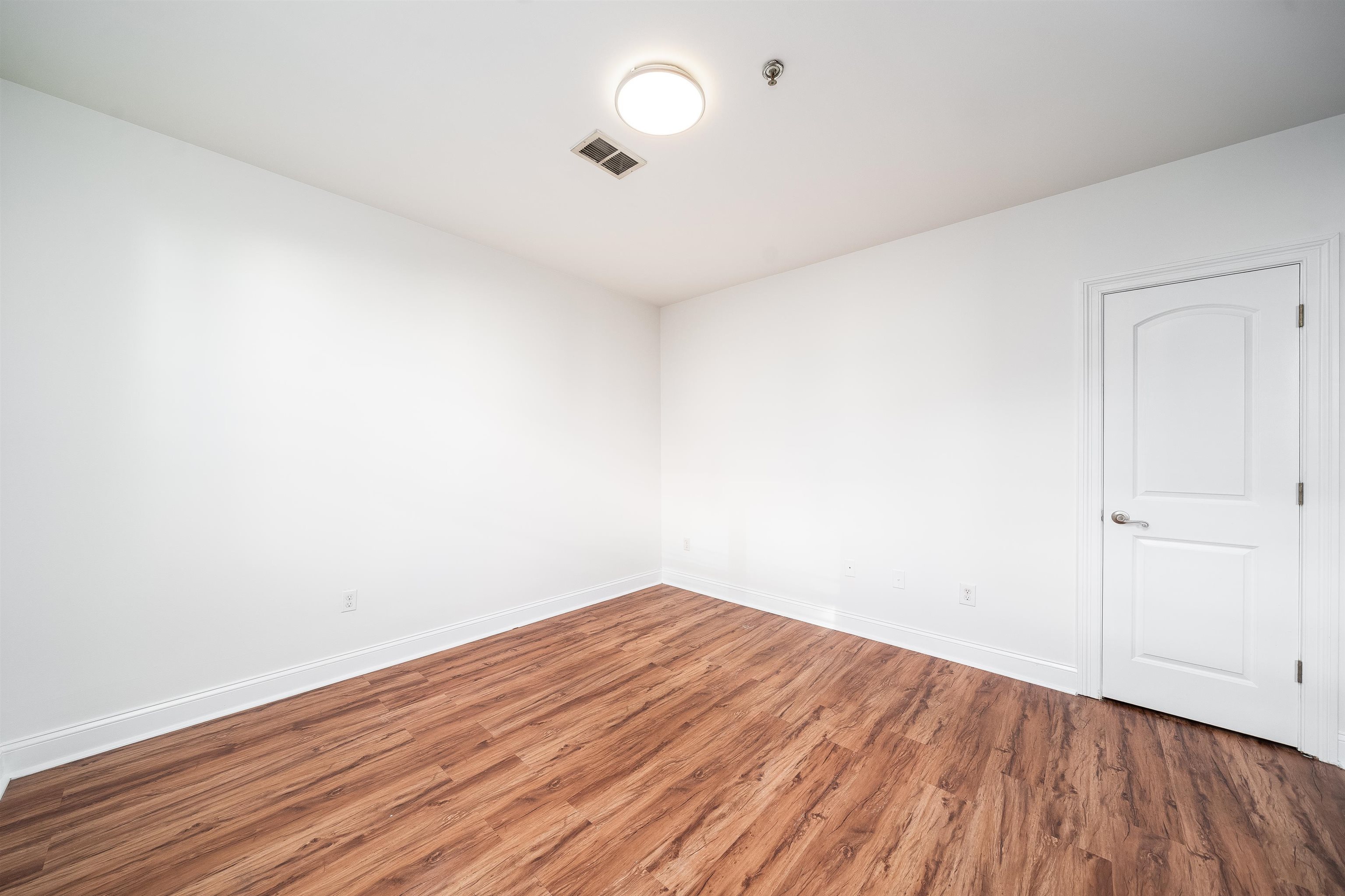 528 47TH ST Unit: 2C