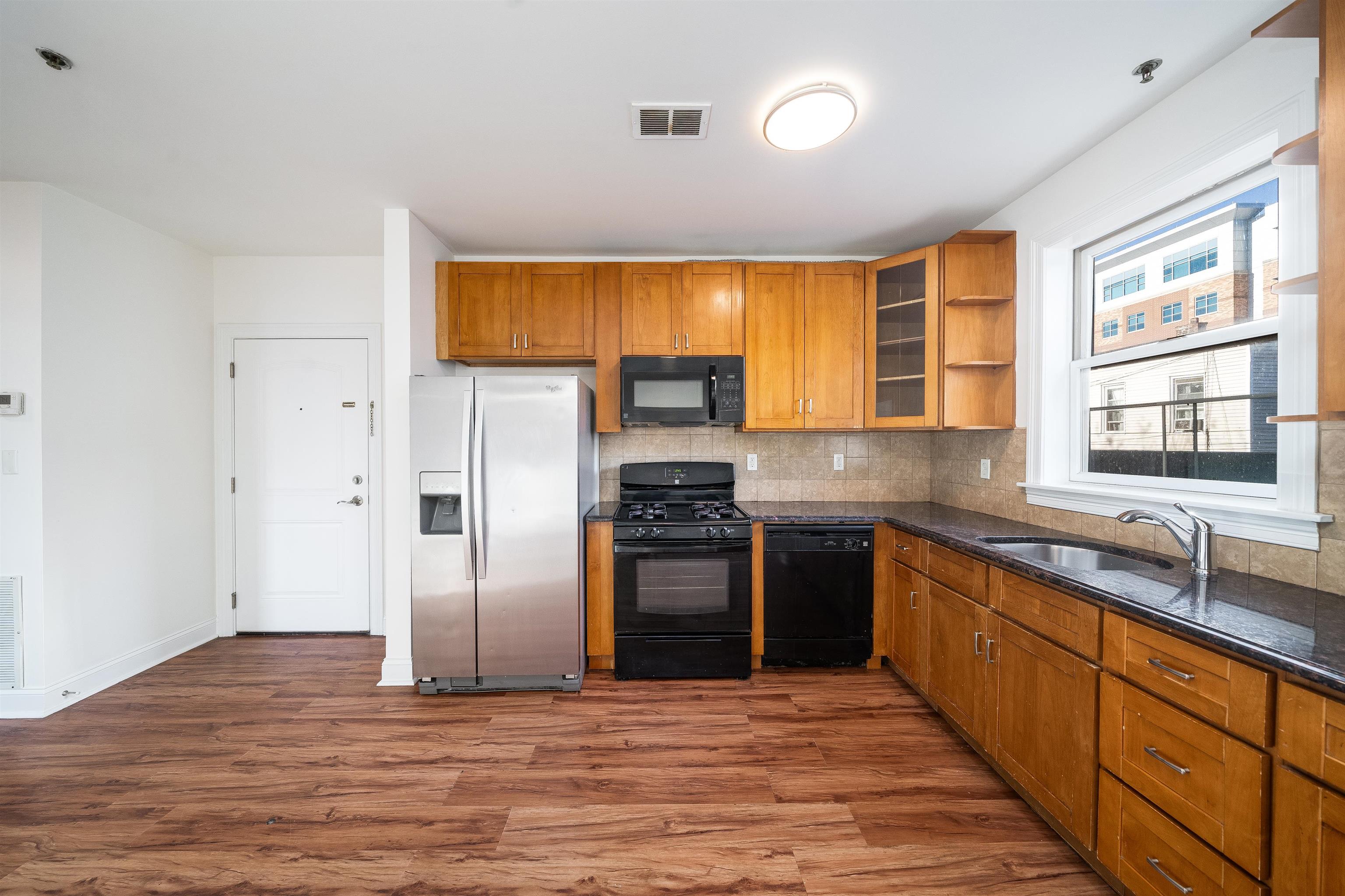 528 47TH ST Unit: 2C