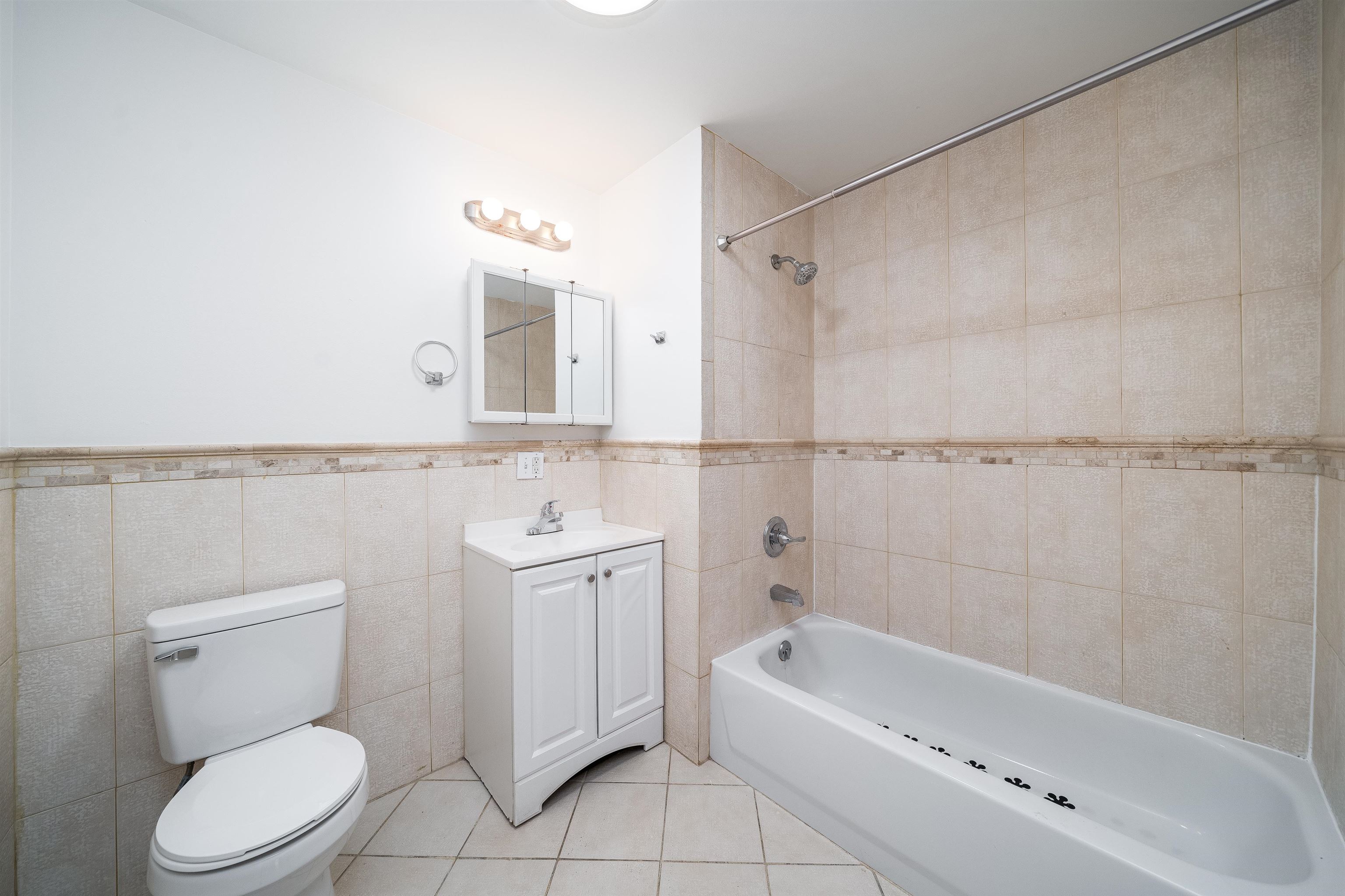 528 47TH ST Unit: 2C