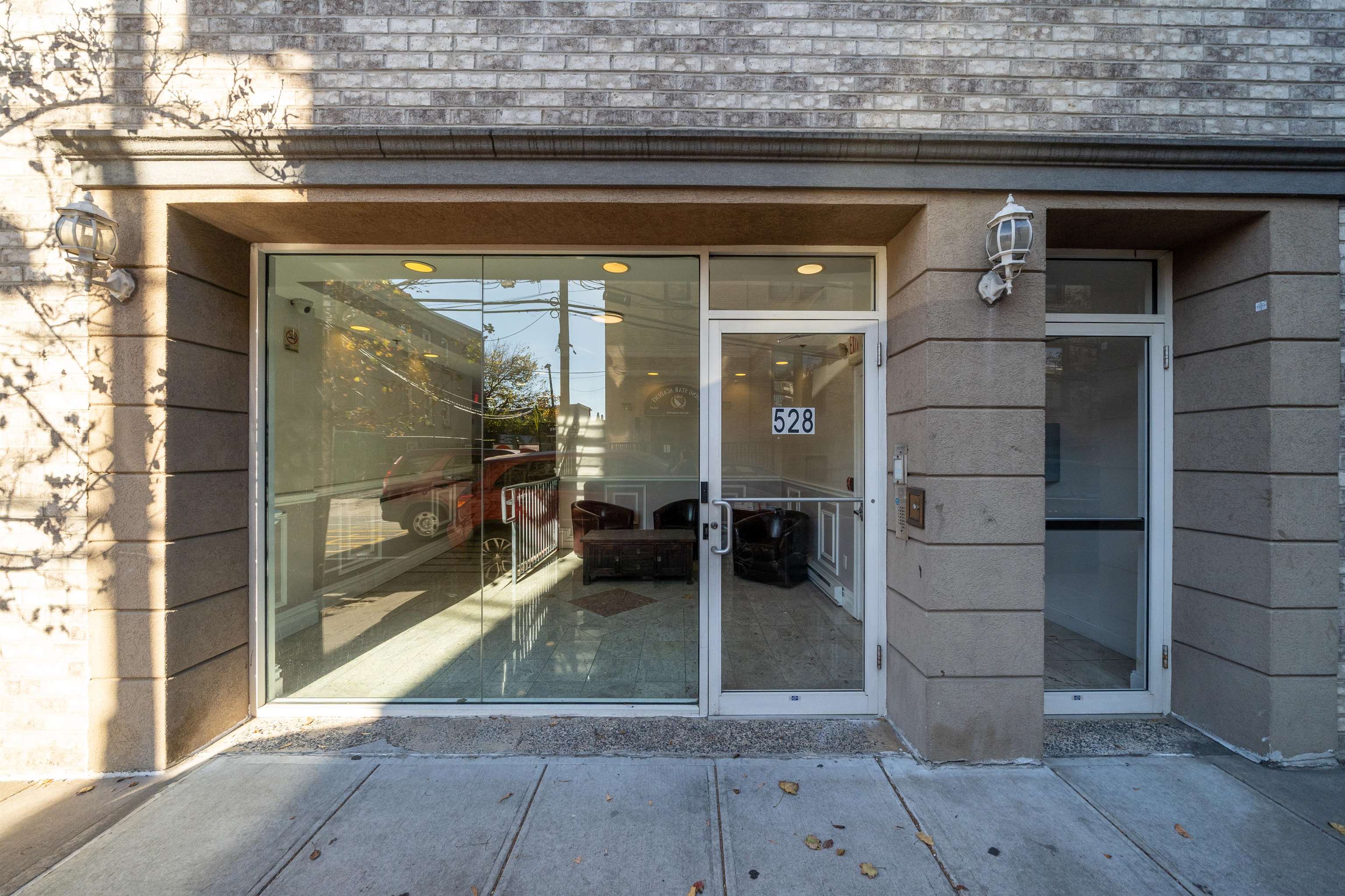 528 47TH ST Unit: 2C