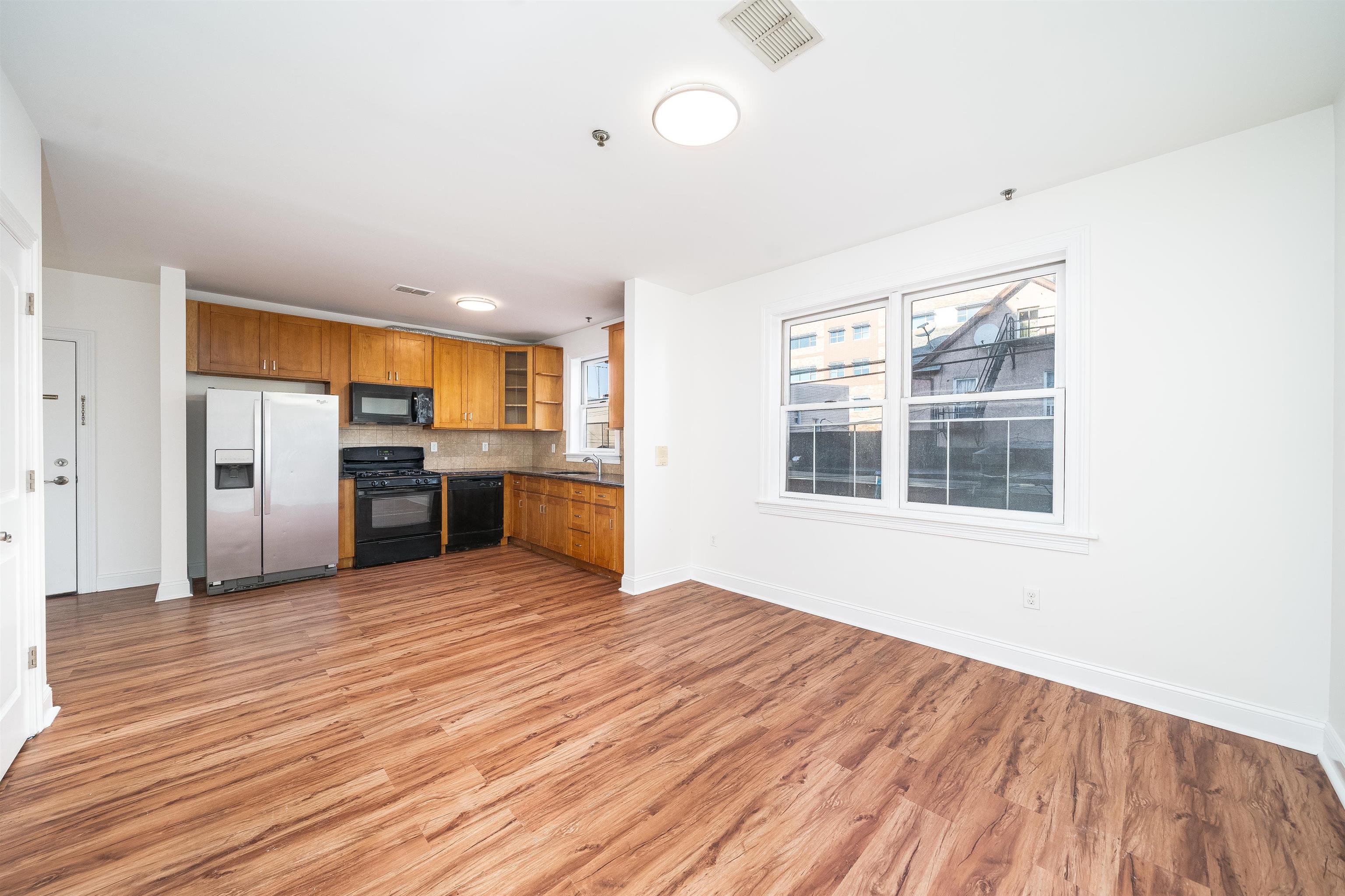 528 47TH ST Unit: 2C