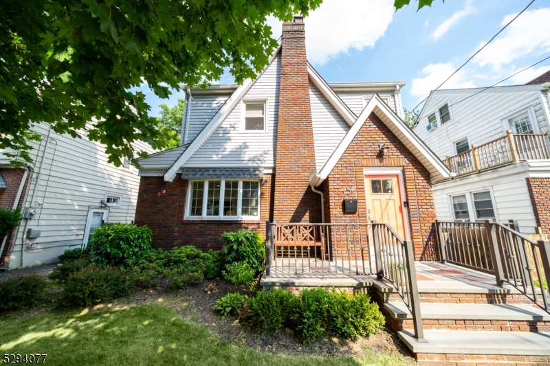 757 Broad St