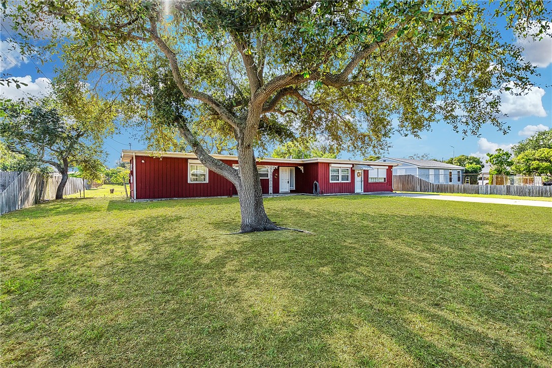 525 OAKDALE Dr