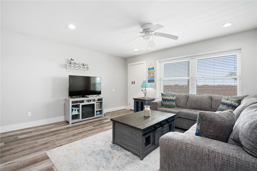 1107 E 11TH St Unit#H58