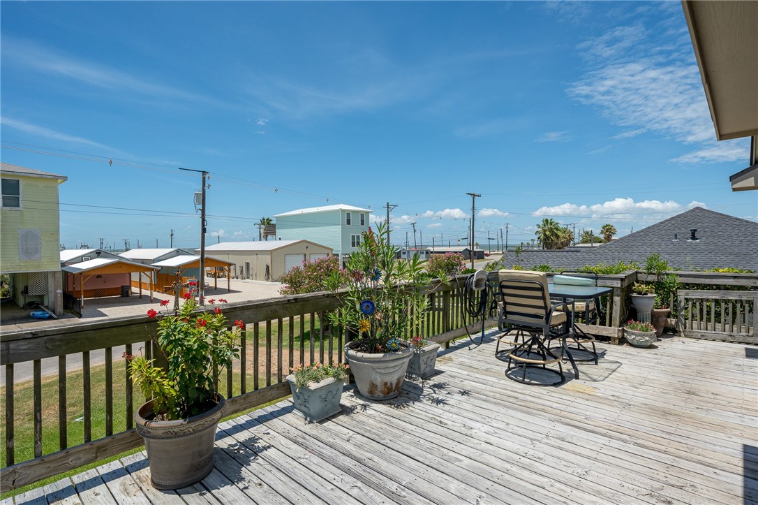 205 E Bay Ave