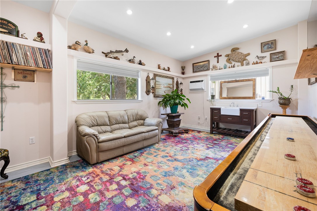 205 E Bay Ave