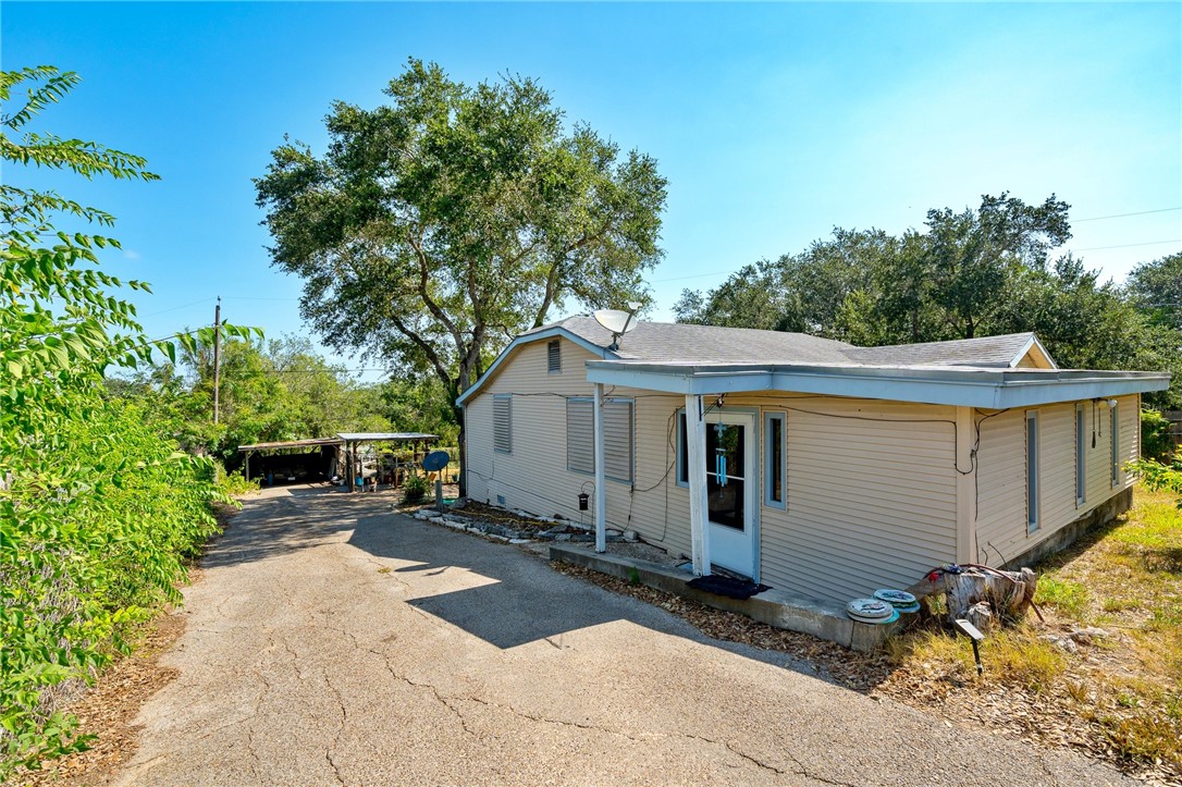 3878 N RIVERVIEW Dr