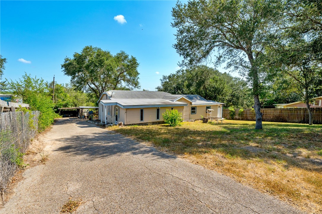 3878 N RIVERVIEW Dr