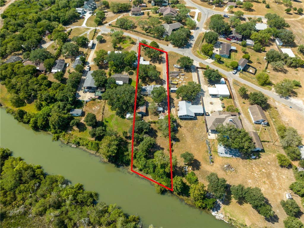 3878 N RIVERVIEW Dr
