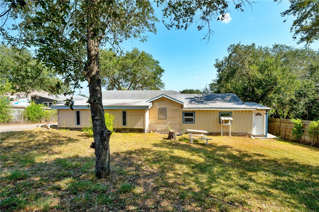 3878 N RIVERVIEW Dr
