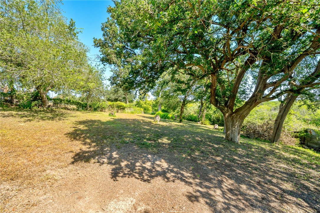 3878 N RIVERVIEW Dr