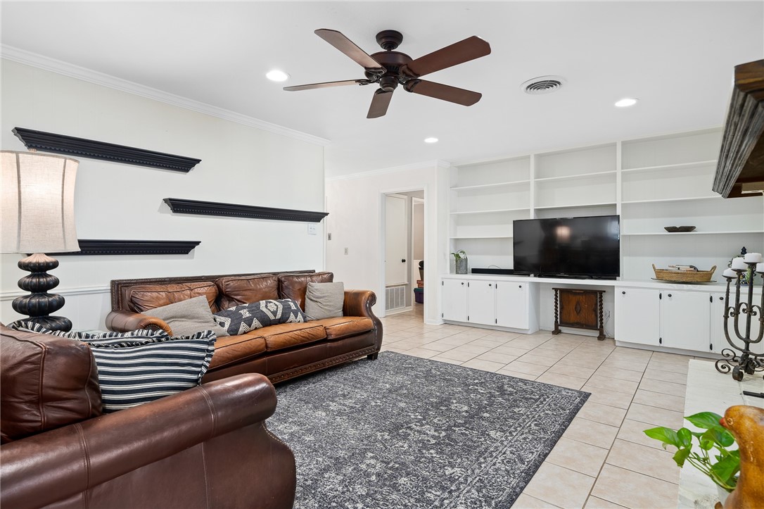 53 CAMDEN PL