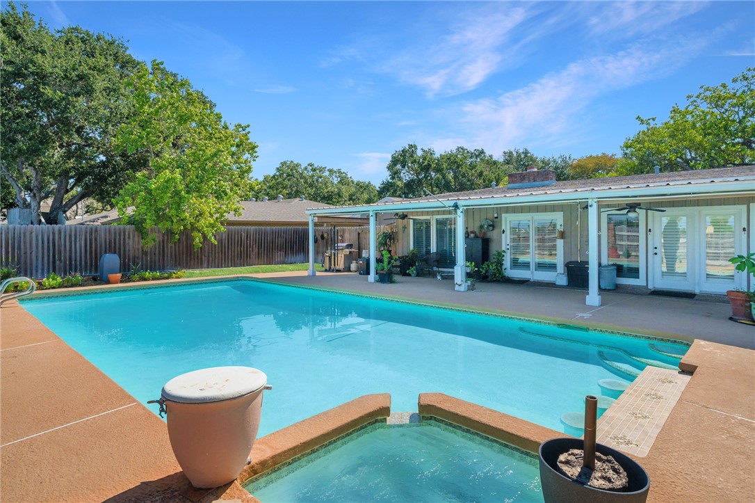 53 CAMDEN PL