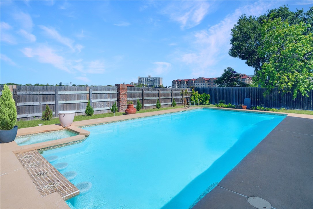 53 CAMDEN PL