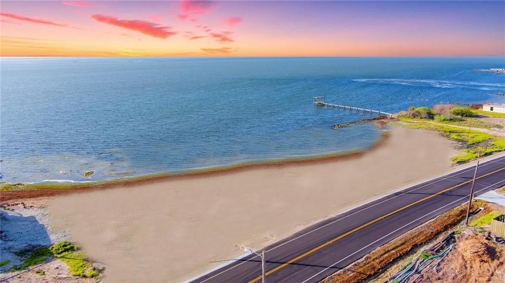 2805 Laguna Shores Dr.