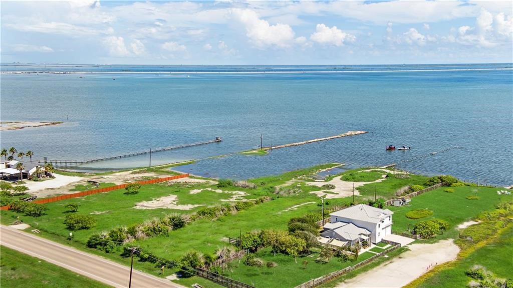 2229 Laguna Shores Dr.
