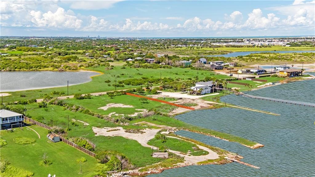2229 Laguna Shores Dr.