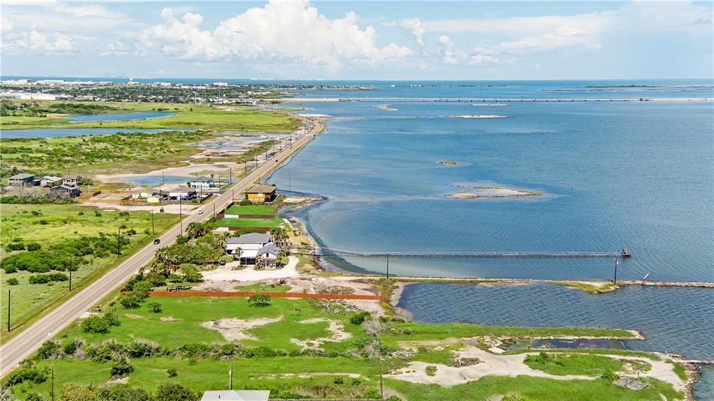2229 Laguna Shores Dr.