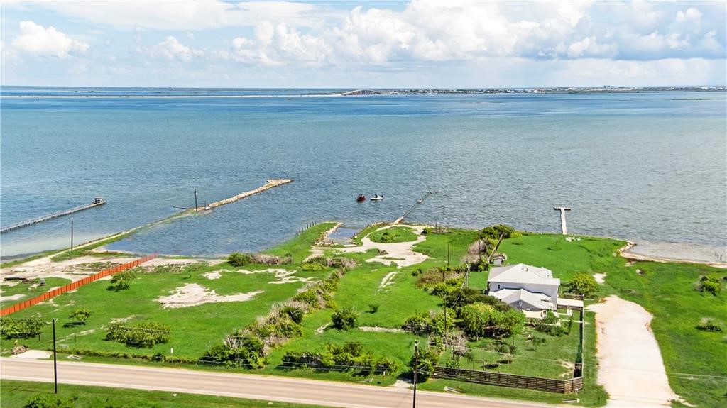 2229 Laguna Shores Dr.