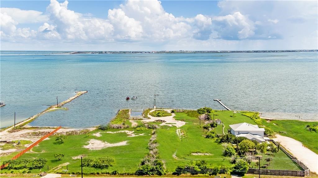 2229 Laguna Shores Dr.