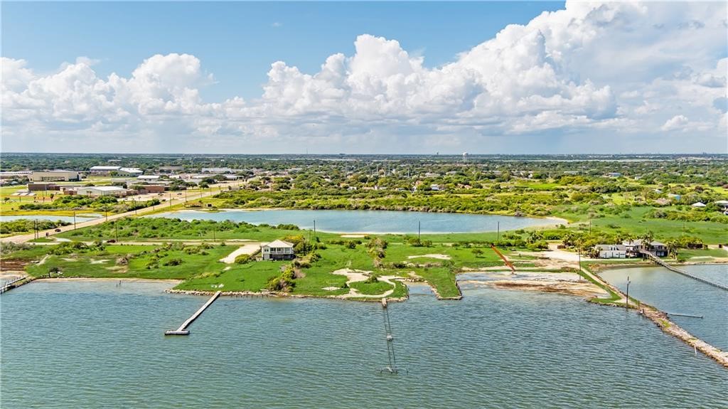 2229 Laguna Shores Dr.
