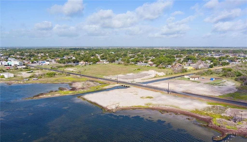 2849 Laguna Shores Dr.