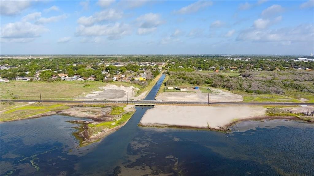 2849 Laguna Shores Dr.