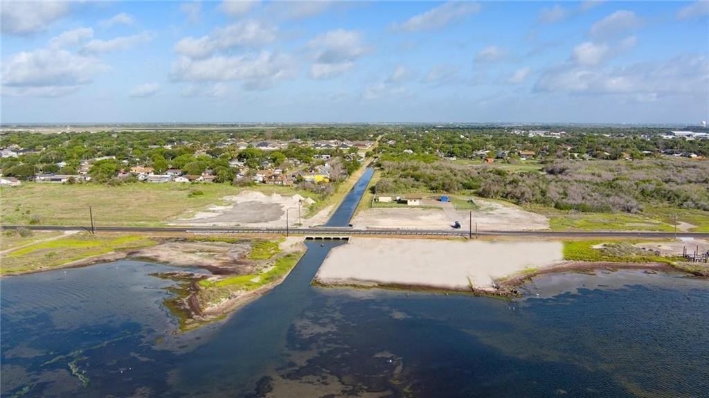 2849 Laguna Shores Dr.