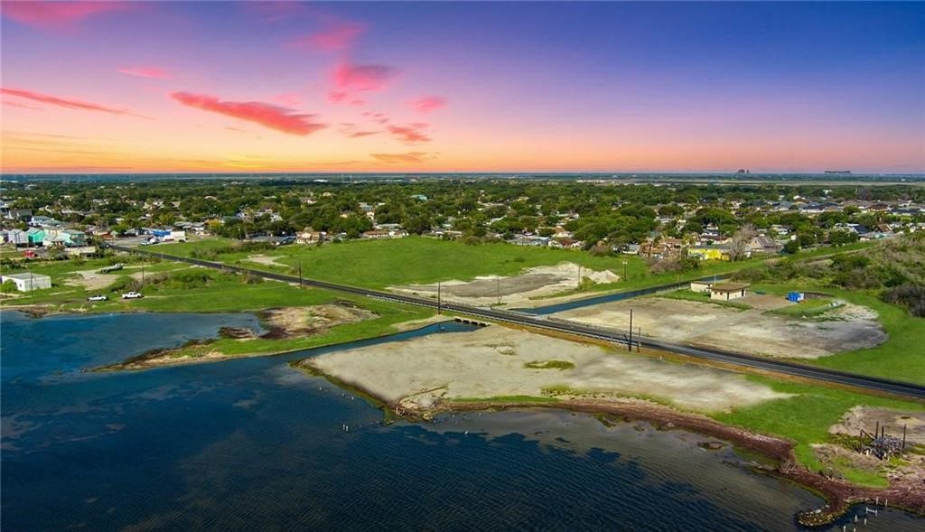 2849 Laguna Shores Dr.