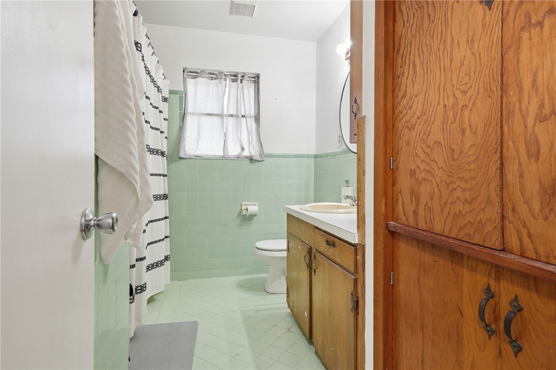 1213 SALEM Dr