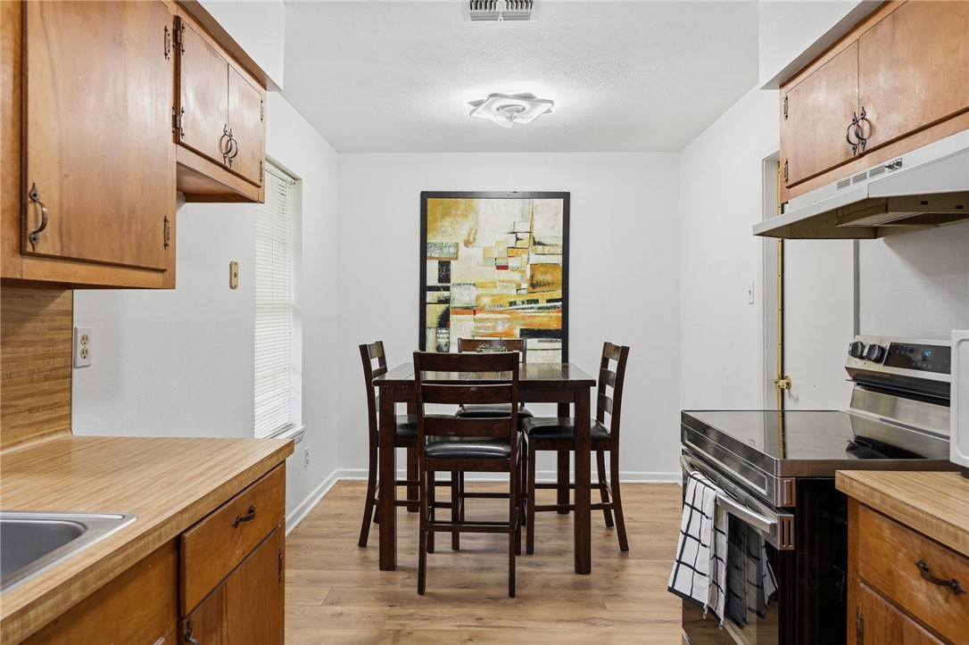 1213 SALEM Dr