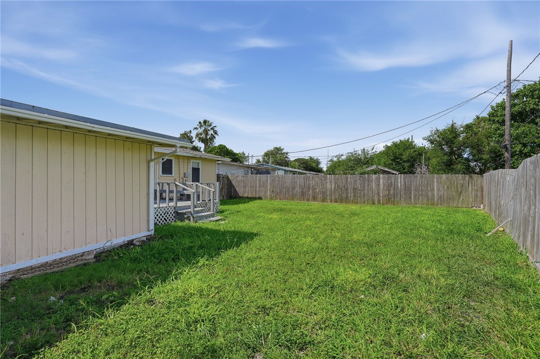 1113 Hazel Dr