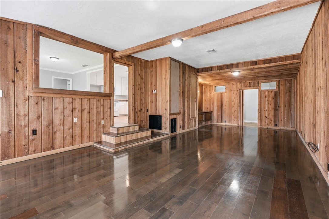 1113 Hazel Dr