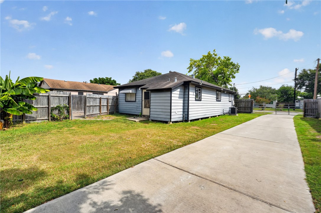 4905 CURTIS CLARK Dr