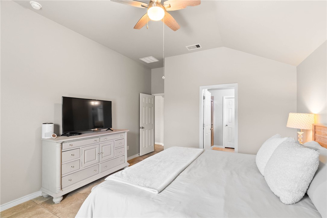 2201 Spoonbill Dr