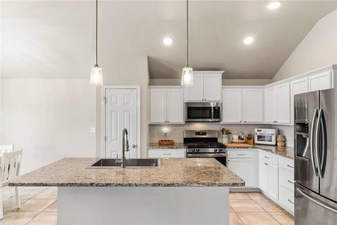 2201 Spoonbill Dr
