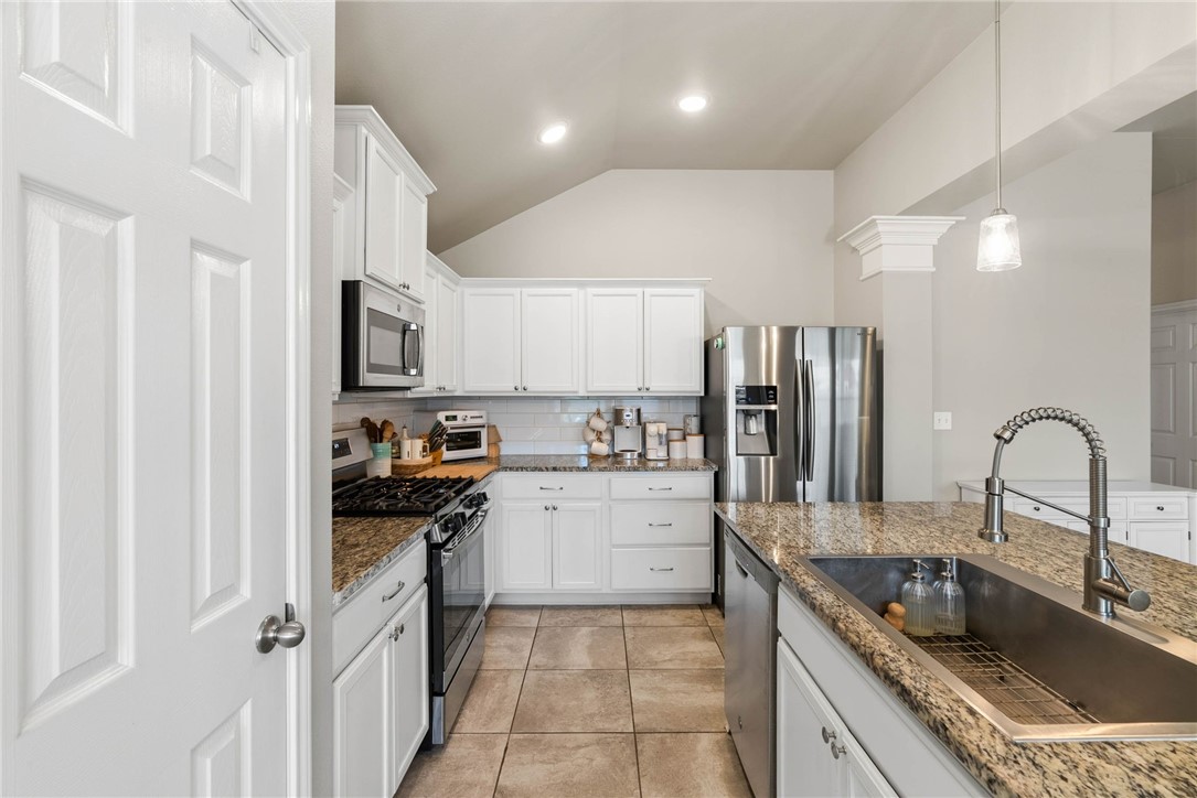 2201 Spoonbill Dr