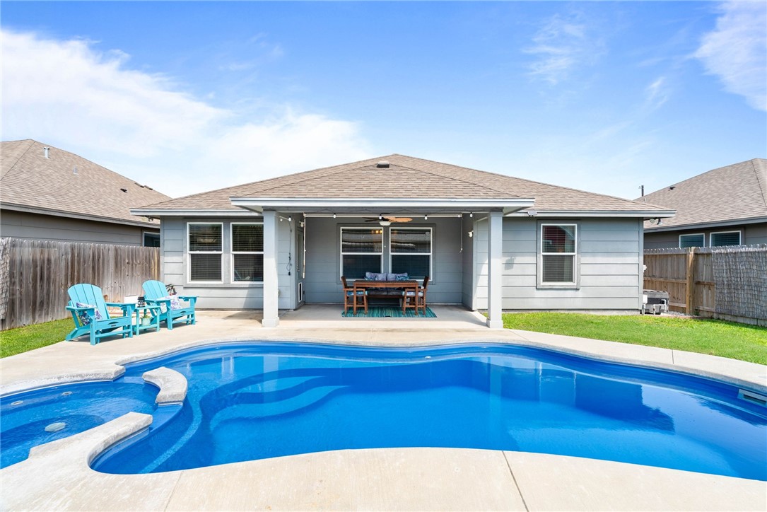 2201 Spoonbill Dr