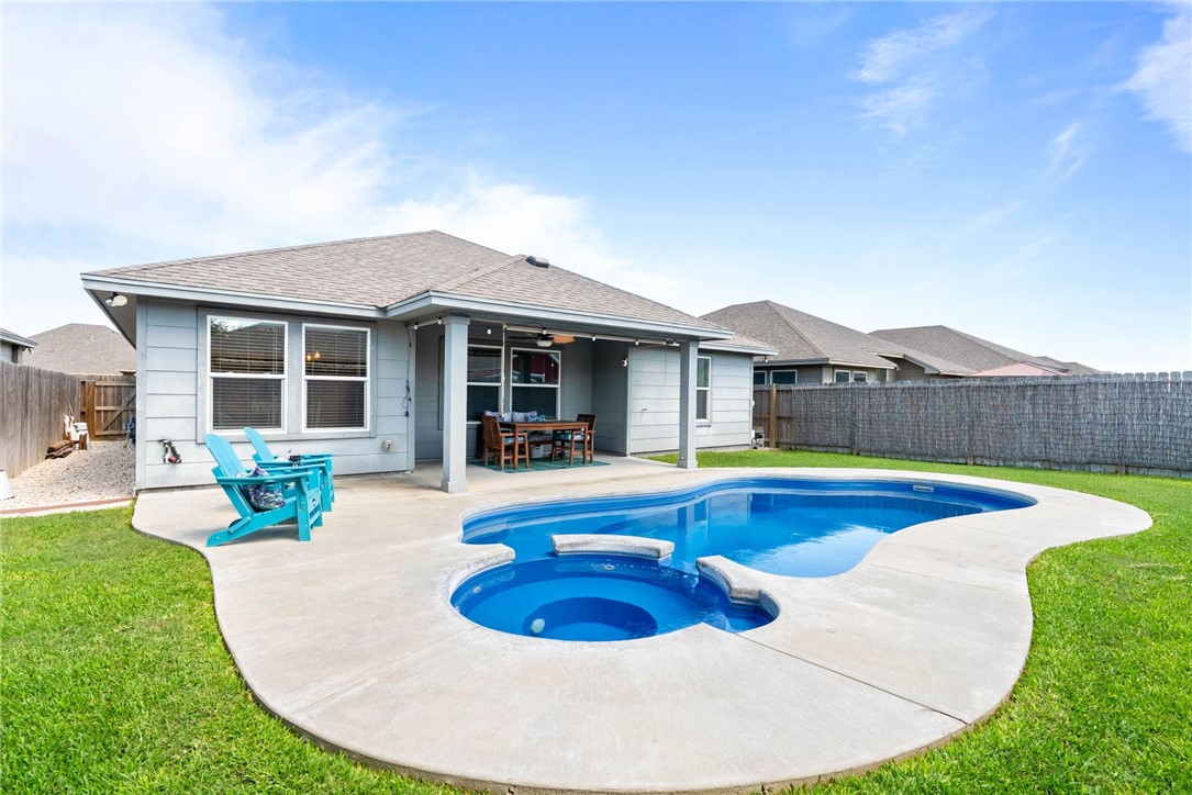 2201 Spoonbill Dr