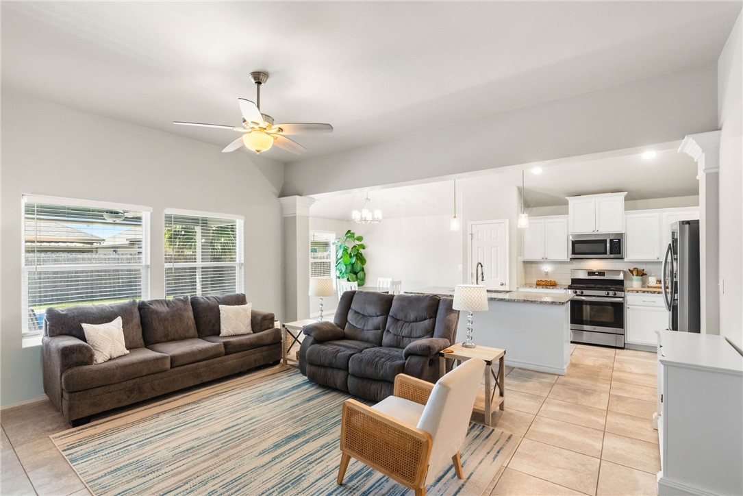 2201 Spoonbill Dr